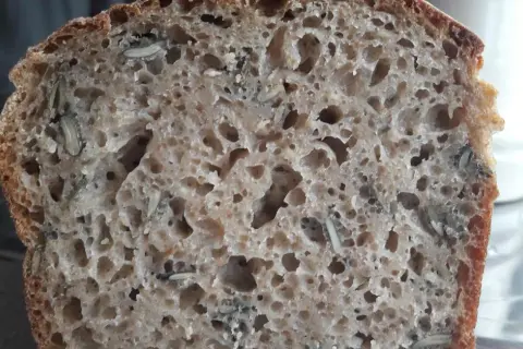 Przepis na zdrowy chleb z ziarnami, który zachwyci Twoje podniebienie