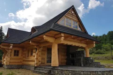 Jak zbudować dom z bali drewnianych - krok po kroku bez błędów