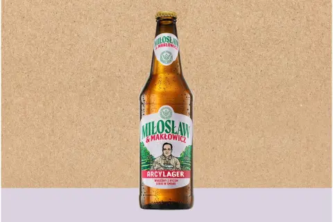 Szklana butelka piwa Miłosław & Makłowicz Arcy Lager, warzonego z ryżem, lekkiego w smaku.