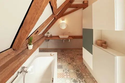 Moderne Badezimmer mit Dachschräge: Kreative Ideen für mehr Raum und Stil