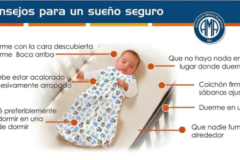 Bebé durmiendo boca arriba en su cuna, con consejos para un sueño seguro y prevenir la muerte súbita del lactante.