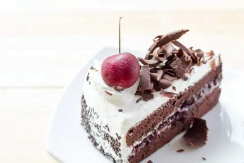 Torta Foresta Nera: Ricetta Autentica e Segreti per un Dolce Perfetto