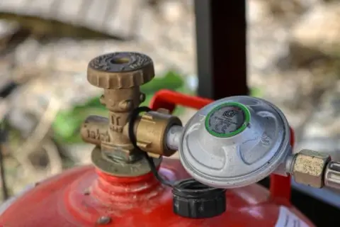 Legalizacja butli LPG: Ile trwa? Koszty, proces, bezpieczeństwo