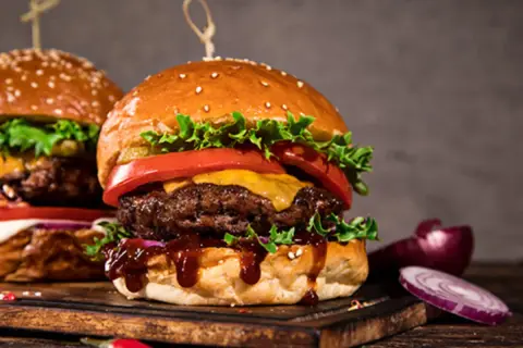 Jak zrobić hamburgery? Sekrety na lepsze niż w restauracji!