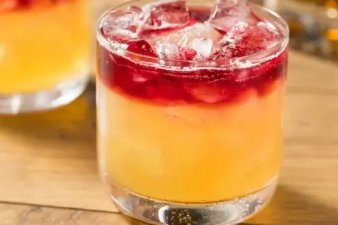 Koktajle z whisky: Proste przepisy i inspiracje na każdą okazję