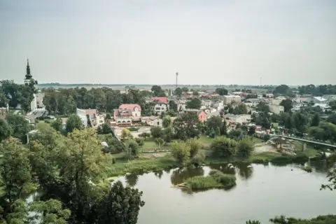 Uniejów atrakcje: Odkryj najciekawsze miejsca i aktywności w mieście