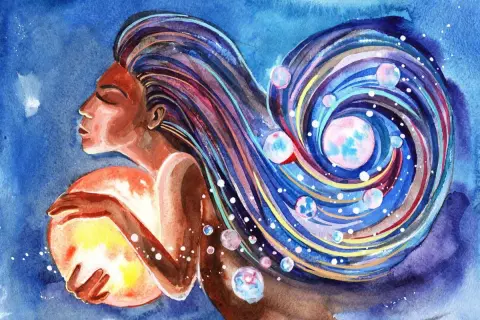 Una mujer abraza un sol brillante, su cabello se transforma en una galaxia espiral, manifestando la energía femenina cósmica.
