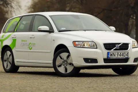 Volvo V50 jaki silnik wybrać? Porównanie najlepszych opcji silnikowych