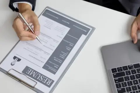 Czy CV może mieć 2 strony? Sprawdź, jak długo powinno być Twoje CV
