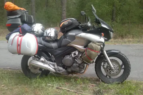 Jak spakować namiot na motocykl, by uniknąć problemów w trasie
