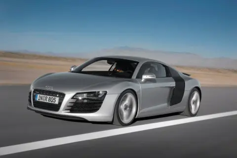 Audi R8 V8: Specyfikacja techniczna i osiągi supersamochodu
