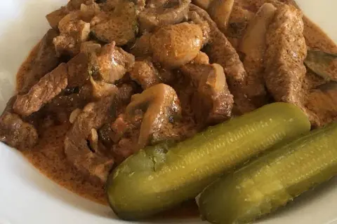 Jak kroić wołowinę na strogonowa, aby uzyskać idealny smak i teksturę