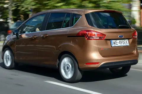 Awarie Ford B-Max: Najczęstsze problemy i jak ich unikać skutecznie