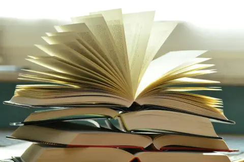 Najlepsze książki o koniach: Twój przewodnik po literaturze jeździeckiej