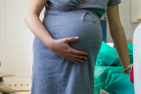 Szyjka 3 cm – co to oznacza dla porodu i zdrowia w ciąży?