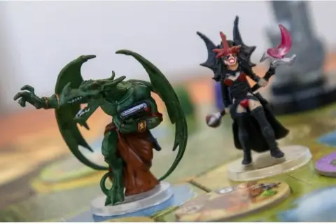 Mage Knight gra planszowa - odkryj sekrety Ultimate Edition i strategie