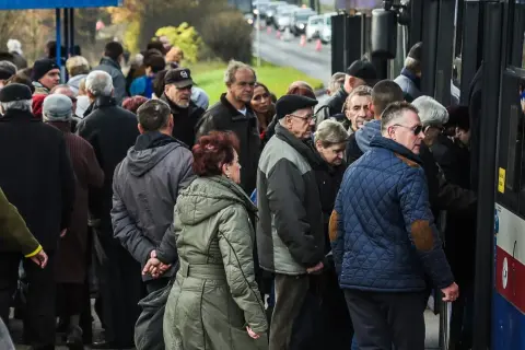 Jak dojechać na cmentarz Batowice w Krakowie - proste trasy i wskazówki