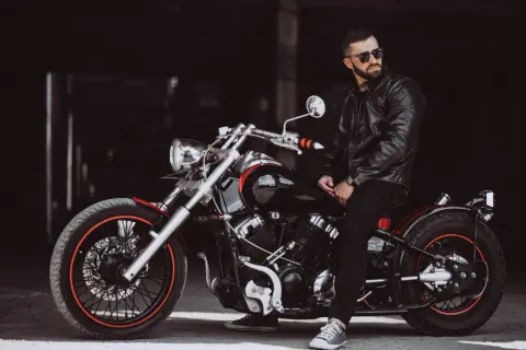 Ile kosztuje wymiana oleju w motocyklu? Sprawdź ceny i porady