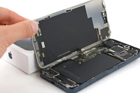 Ile ramu ma iPhone 12? Odkryj jego wydajność i możliwości