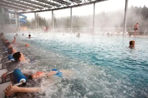 Jak łatwo dojechać do Term Bukowina Tatrzańska? Sprawdź najlepsze trasy i porady