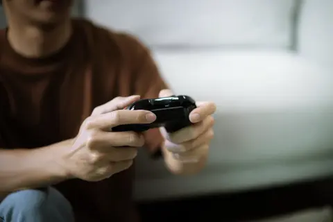 Szybkie wypłaty: jak to naprawdę działa na platformach rozrywkowych online