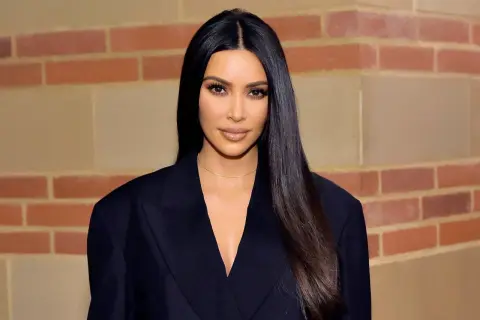 Kim jest Kim Kardashian: wszystko co musisz wiedzieć o królowej mediów