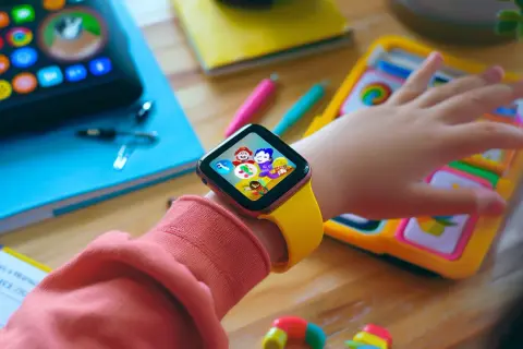 Smartwatch na komunię – najlepsze modele dla dzieci na prezent