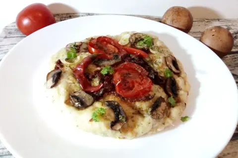 Jak zrobić pizzę w mikrofali - szybki przepis na idealną pizzę
