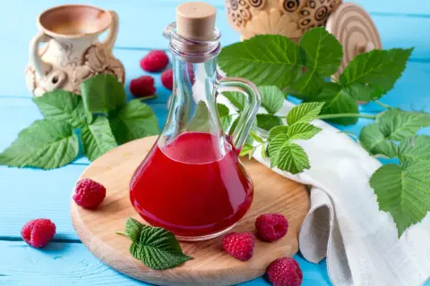 Ocet balsamiczny malinowy do czego? Zastosowania, korzyści i praktyczne porady