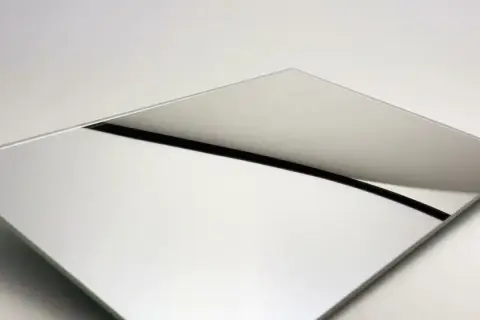 Lustro optiwhite czy warto? Odkryj jego zalety i wady przed zakupem