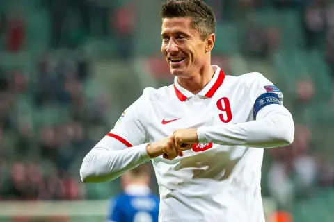 Kiedy Lewandowski zaczął grać w piłkę? Niezwykła historia jego kariery.