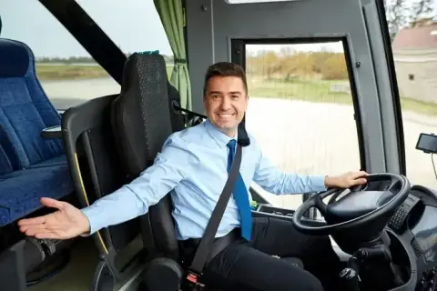 Ile zarabia kierowca autobusu w Polsce? Zarobki, czynniki, lokalizacje