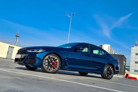 BMW 545e: Czy warto kupić ten model hybrydowy? Przegląd zalet