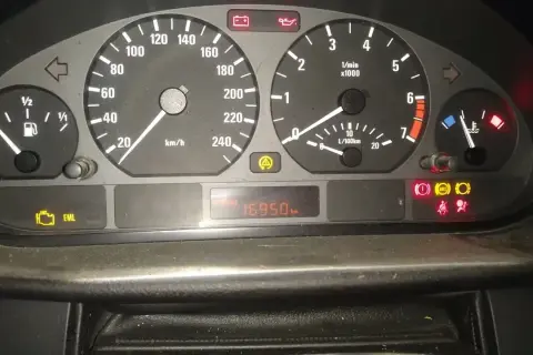 Kontrolki BMW E46 – co oznaczają i jak na nie reagować?
