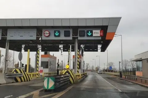 Jak płacić za autostradę A4 Gliwice-Wrocław bez problemów i kar? Sprawdź metody!
