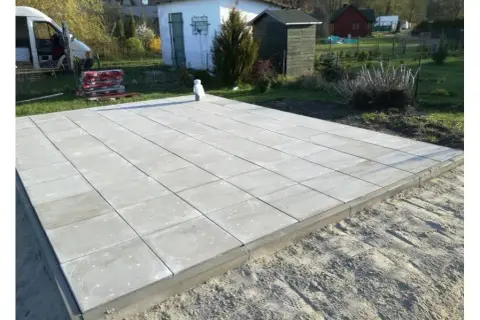 Jaki fundament najlepiej sprawdzi się pod drewniany domek letniskowy 35m2