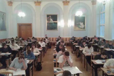 Jak napisać rozprawkę interpretacyjną: krok po kroku do sukcesu