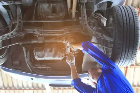 Jak skasować luz na maglownicy w Fordzie Mondeo MK4 - krok po kroku