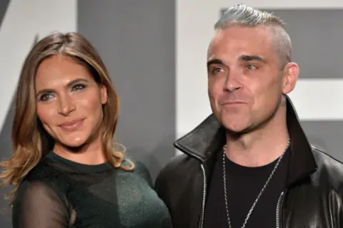 Czy Robbie Williams ma żonę? Oto zaskakujące szczegóły o jego rodzinie