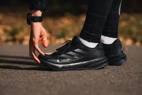 Jakie powinny być buty do biegania, aby uniknąć kontuzji i bólu?