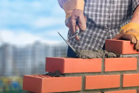Jaka zaprawa cementowa jest najlepsza do budowy i jak ją przygotować