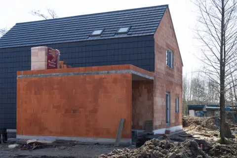 Ile kosztuje remont domu w stanie surowym? Sprawdź ceny 2023