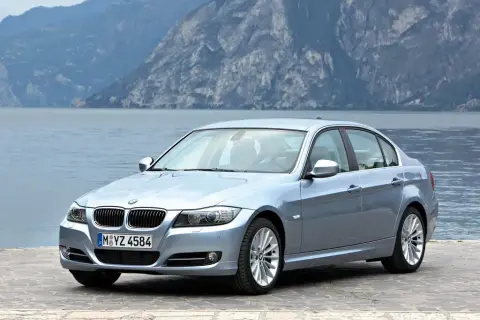 BMW E90 3.0: kompletny przegląd modelu, silników i wyposażenia