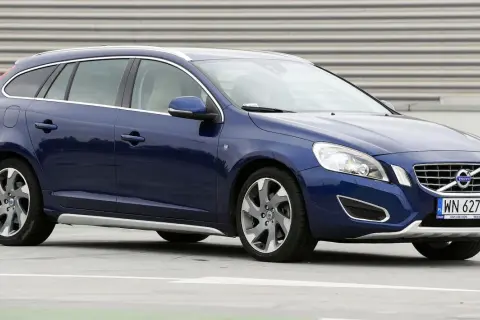 Jakie silniki są w Volvo V60? Sprawdź moc i osiągi przed zakupem
