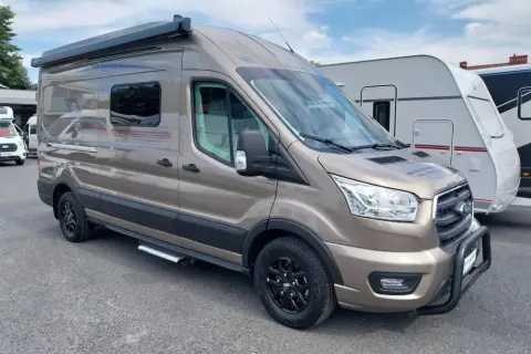 Ford Nugget Transit: Czy to najlepszy kamper na rynku dla podróżników?