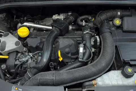 Renault Clio 3: Jaki silnik wybrać do tego modelu, by uniknąć problemów?