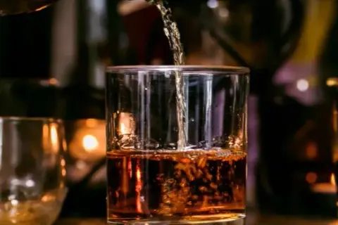 250 ml wódki ile to promili? Sprawdź, jak wpływa na Ciebie