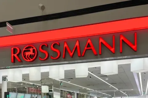 Ile kosztuje korektor w Rossmannie? Ceny i najlepsze opcje dla Ciebie