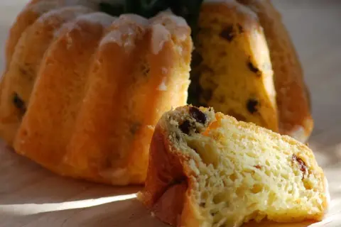Pyszne ciasto drożdżowe zaparzane - sprawdzony przepis krok po kroku