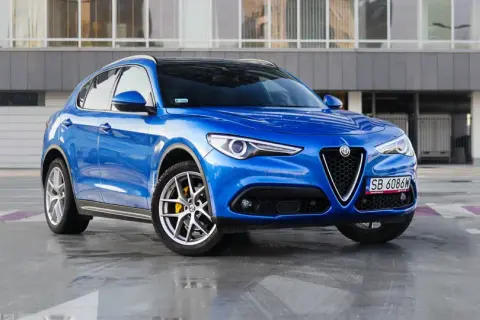 Czy warto kupić Alfa Romeo 4x4? Poznaj zalety i wady tego modelu!